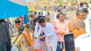 सोनौली कस्बे में डॉ. भीमराव अंबेडकर की जयंती पर निकाली गई बाइक रैली।