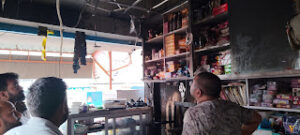 सोनौली के माँ वैष्णव बेकर्स मे लगी आग लाखों का सामान जलकर हुआ राख़।