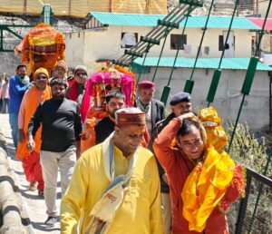 श्री बद्रीनाथ धाम में दिव्य आगमन: उद्धव जी व कुबेर जी की उत्सव डोलियाँ सकुशल पहुँची, गूंजे “जय बद्री विशाल” के जयकारे।