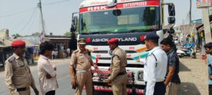 बाराबंकी में कानून का दम: कुर्सी थाना पुलिस का ताबड़तोड़ एक्शन, सड़कों पर दिखा अनुशासन का असर।