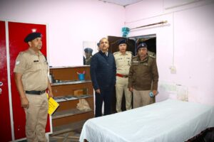 गृह सचिव शैलेश बगौली ने किया कोतवाली गोपेश्वर का आकस्मिक निरीक्षण, डिजिटल पुलिसिंग और जनमैत्री पर दिया विशेष जोर।